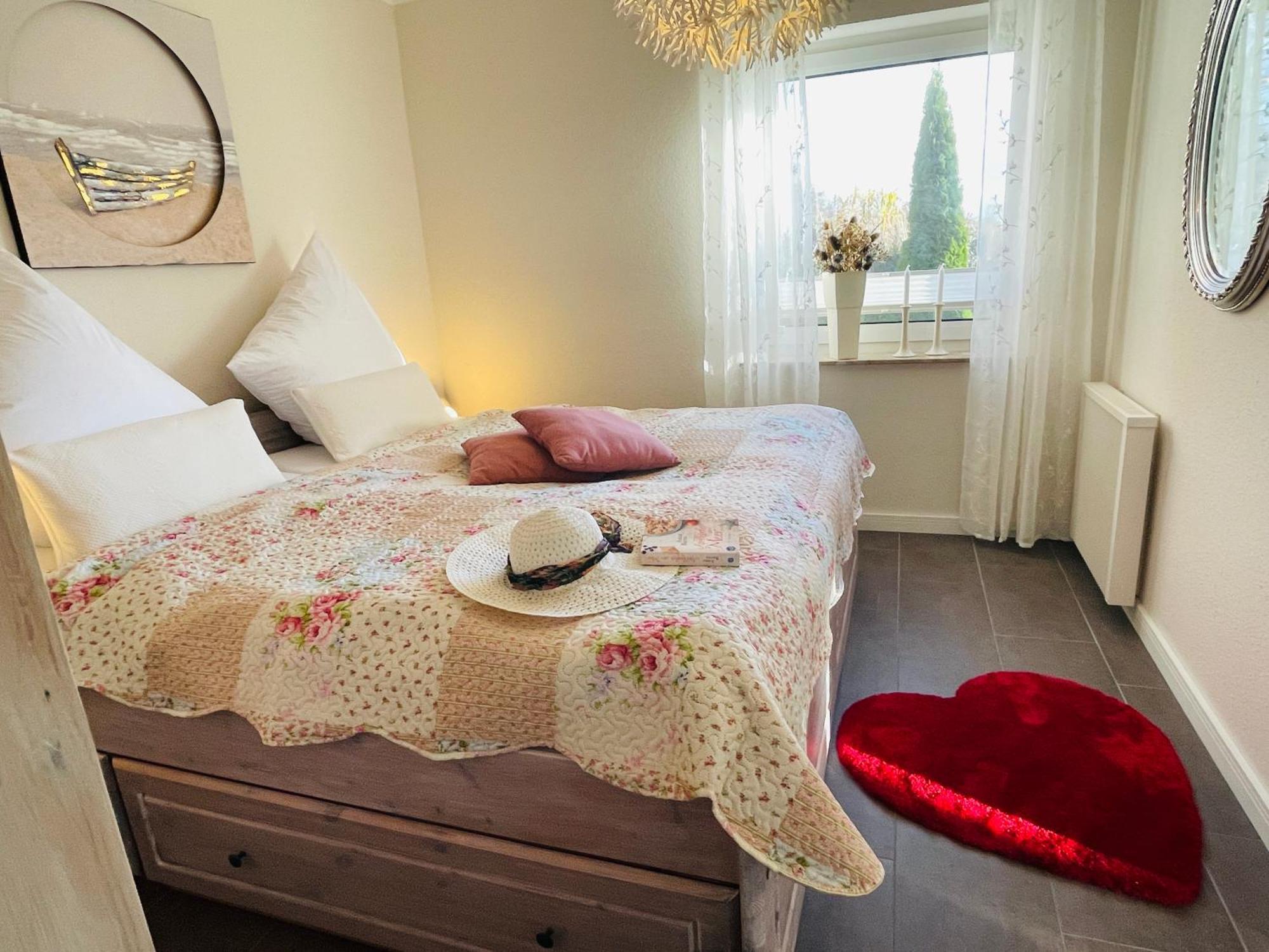 Segelund - Zeit Fuer Uns- Ruhige Und Sonnige Ferienwohnung Mit Terrasse Und Garten Nahe Strand Und Ostsee Schönhagen 外观 照片