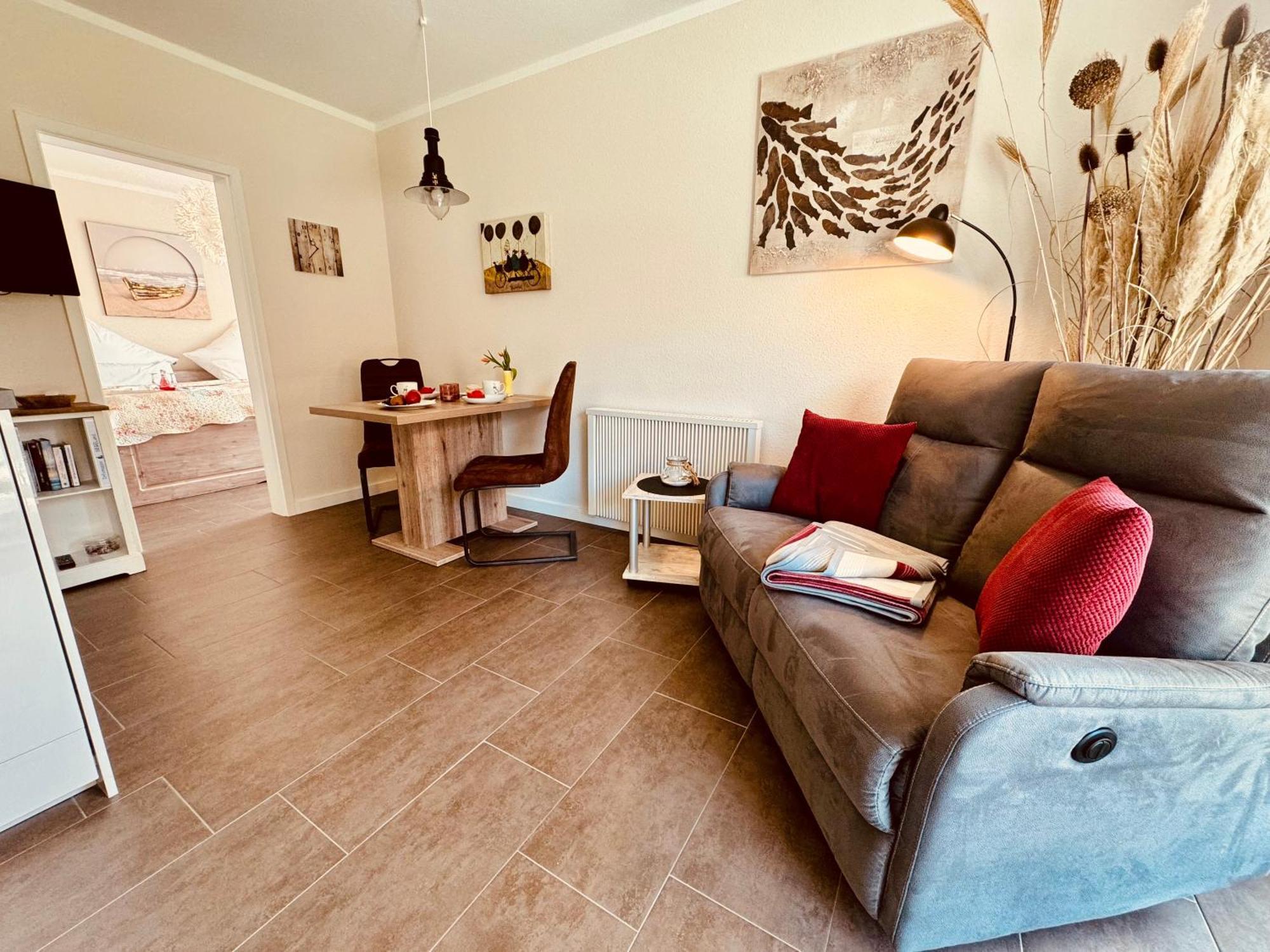 Segelund - Zeit Fuer Uns- Ruhige Und Sonnige Ferienwohnung Mit Terrasse Und Garten Nahe Strand Und Ostsee Schönhagen 外观 照片